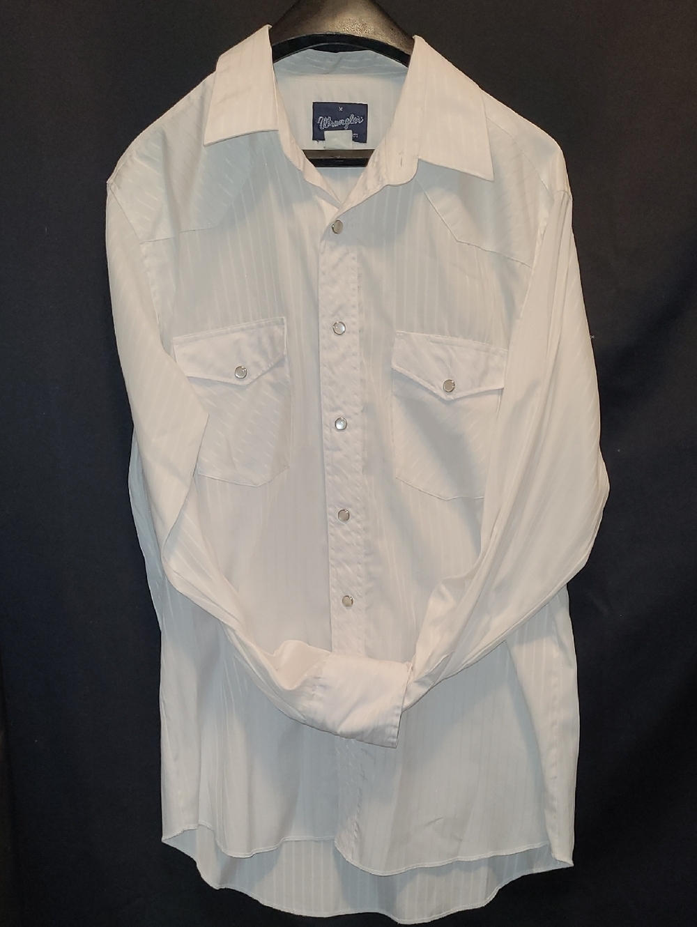 VINTAGE Wrangler Men’s White Long-Sleeve Western Snap Shirt
